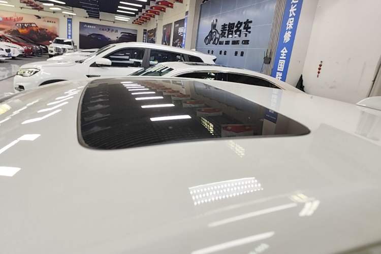Used Buick GT 2018 18T Automatic Elite Model Roof