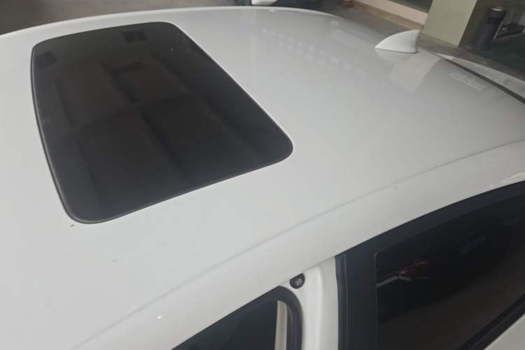 Used Buick GT 2018 18T Automatic Elite Model Roof