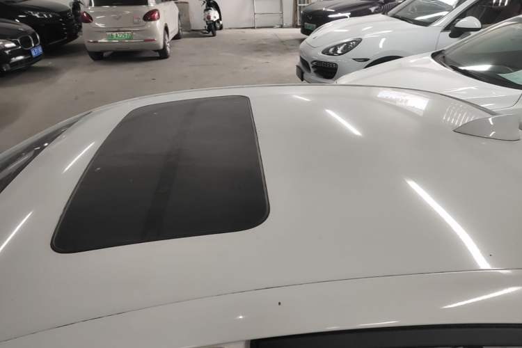 Used Buick GT 2018 18T Automatic Elite Model Roof