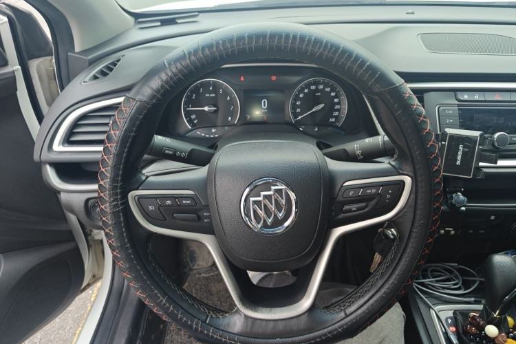 Used Buick GT 2018 18T Automatic Elite Model Steering Wheel