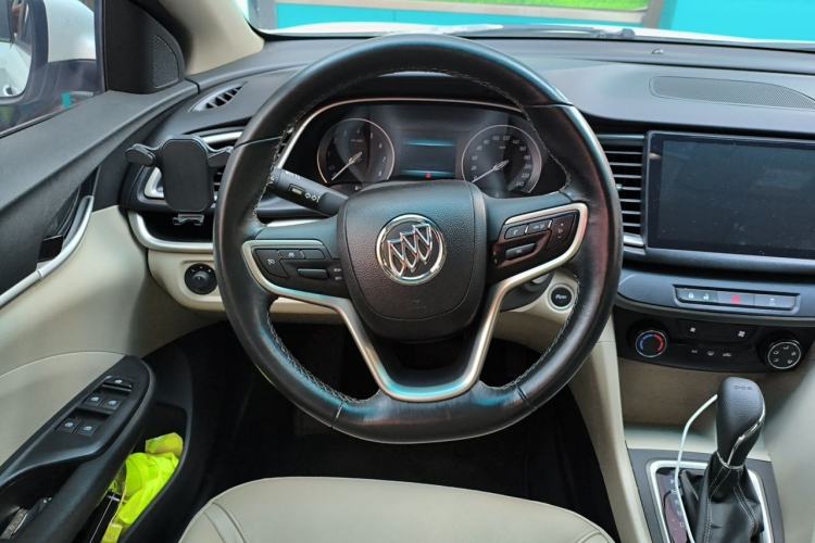 Used Buick GT 2018 15T Dual-Clutch Elite Model China V Standard Steering Wheel