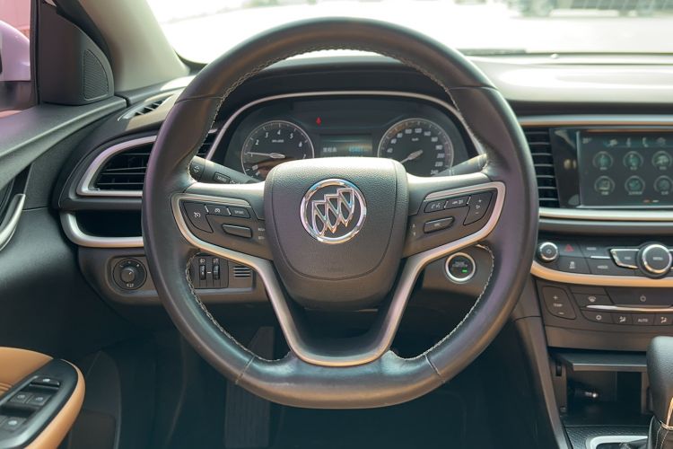 Used Buick GT 2018 18T Automatic Flagship Model Steering Wheel