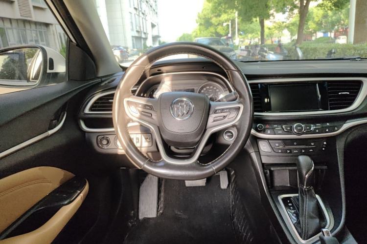 Used Buick GT 2018 18T Automatic Flagship Model Steering Wheel
