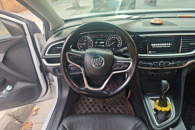 Used Buick GT 2018 18T Automatic Elite Model Steering Wheel