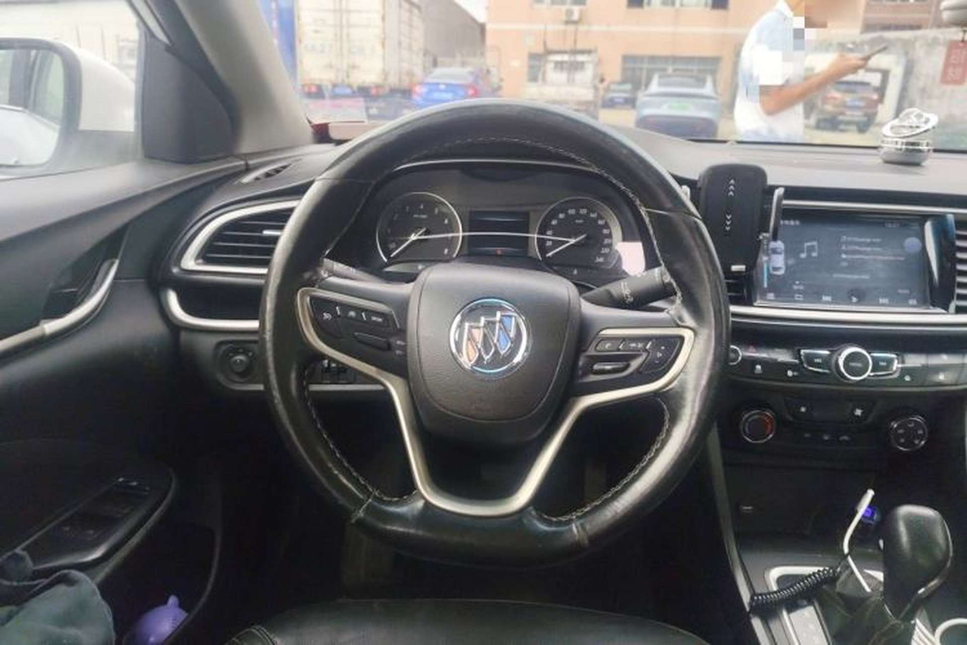 Used Buick GT 2018 18T Automatic Elite Model Steering Wheel