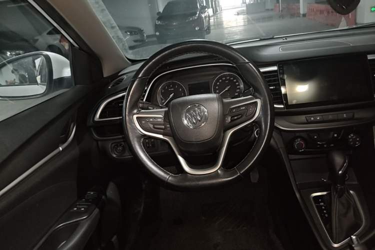 Used Buick GT 2018 18T Automatic Elite Model Steering Wheel