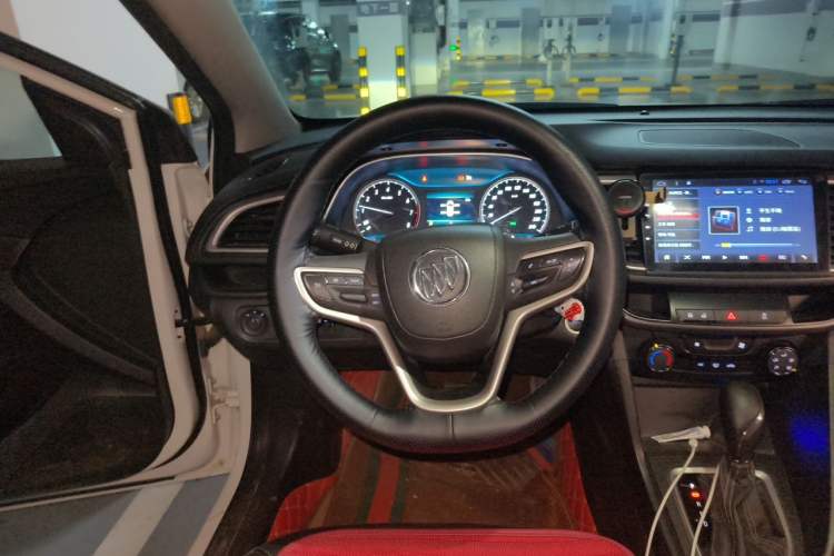 Used Buick GT 2018 18T Automatic Elite Model Steering Wheel