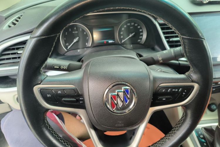 Used Buick GT 2018 15T Dual-Clutch Elite Model China V Standard Steering Wheel