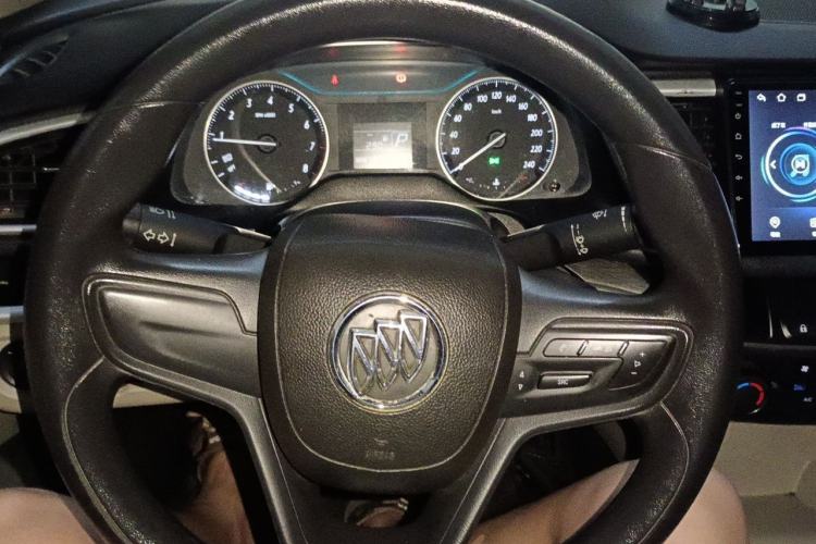 Used Buick GT 2018 15T Dual-Clutch Advanced Model China V Standard Steering Wheel
