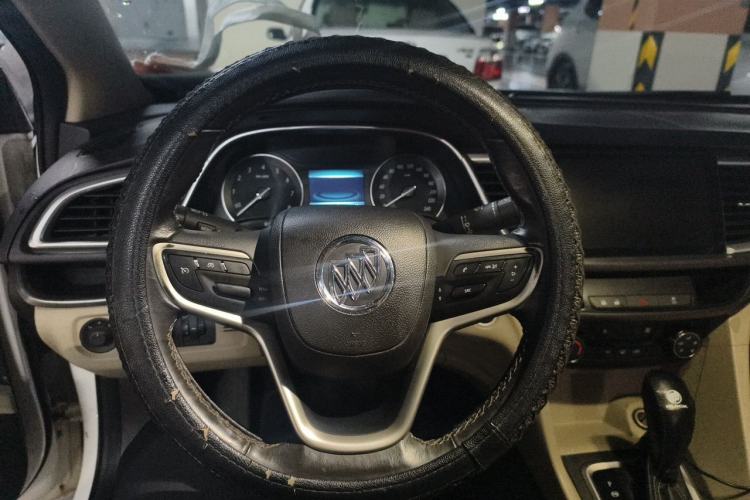 Used Buick GT 2018 15T Dual-Clutch Elite Model China V Standard Steering Wheel