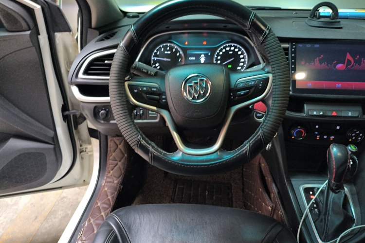 Used Buick GT 2018 18T Automatic Elite Model Steering Wheel