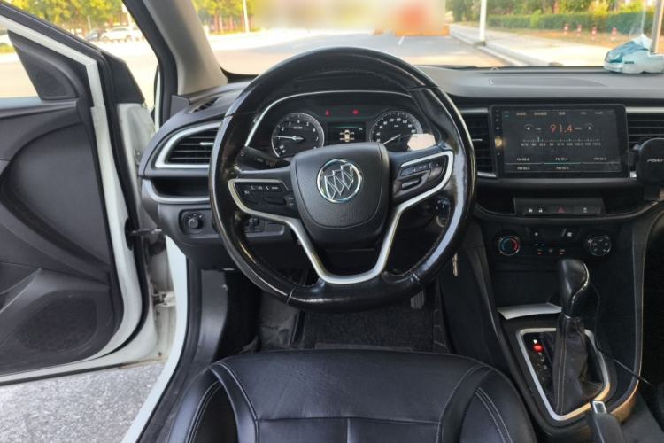 Used Buick GT 2018 18T Automatic Elite Model Steering Wheel