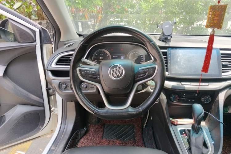 Used Buick GT 2018 18T Automatic Elite Model Steering Wheel