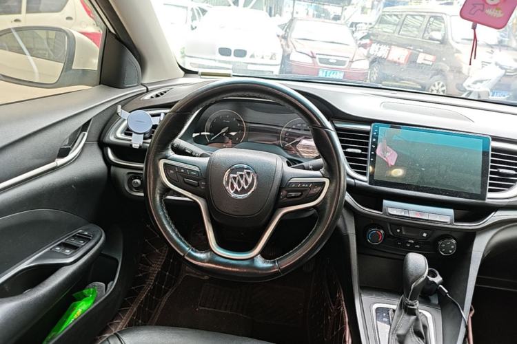 Used Buick GT 2018 18T Automatic Elite Model Steering Wheel