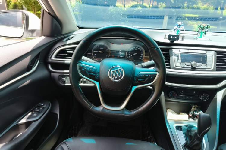 Used Buick GT 2018 18T Automatic Elite Model Steering Wheel