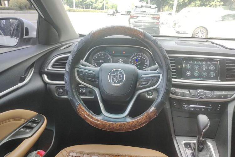 Used Buick GT 2018 18T Automatic Flagship Model Steering Wheel