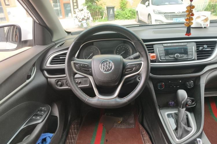 Used Buick GT 2018 18T Automatic Elite Model Steering Wheel