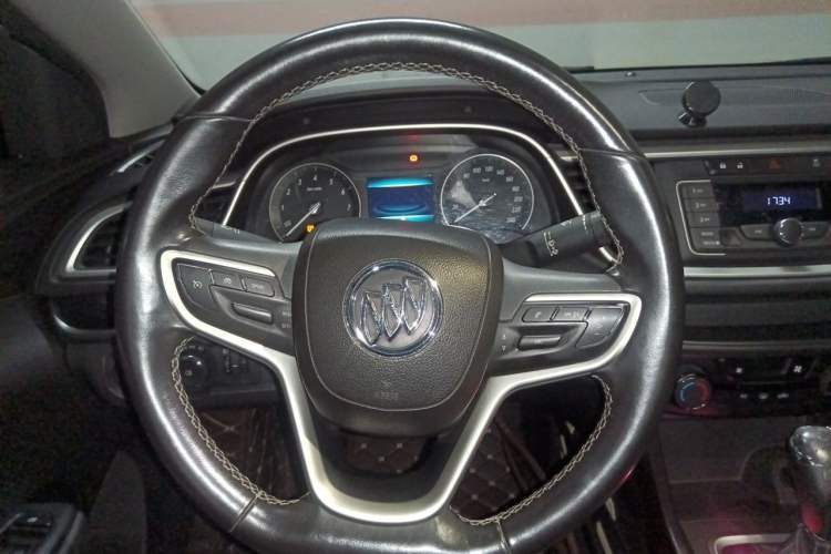 Used Buick GT 2018 18T Automatic Elite Model Steering Wheel