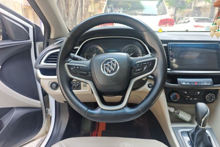 Used Buick GT 2018 15T Dual-Clutch Elite Model China V Standard Steering Wheel