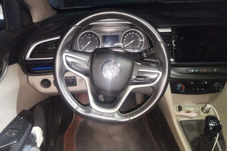 Used Buick GT 2018 15T Manual Elite Version China V Standard Steering Wheel