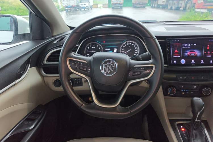 Used Buick GT 2018 15T Dual-Clutch Elite Model China V Standard Steering Wheel
