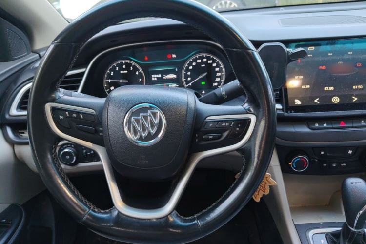 Used Buick GT 2018 15T Dual-Clutch Elite Model China V Standard Steering Wheel