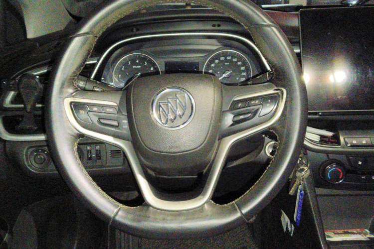 Used Buick GT 2018 18T Automatic Elite Model Steering Wheel