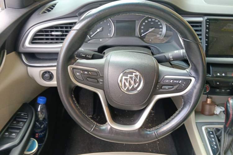 Used Buick GT 2018 15T Dual-Clutch Elite Model China V Standard Steering Wheel