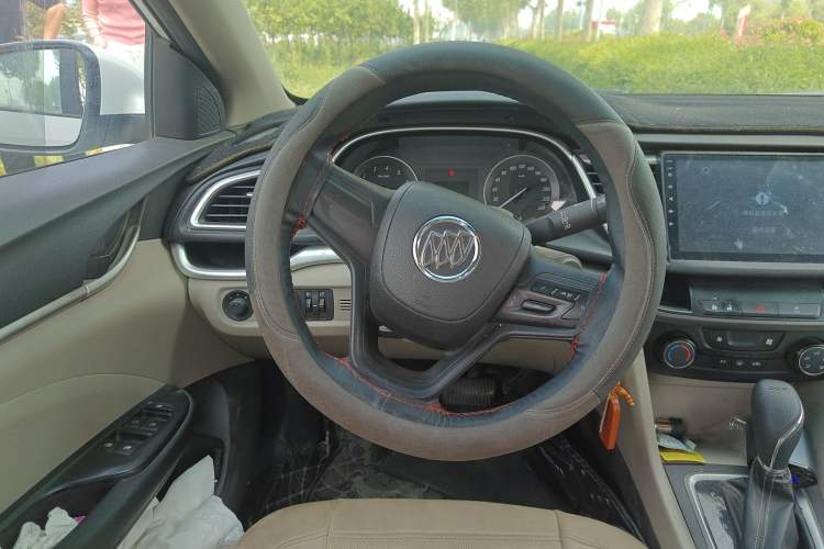 Used Buick GT 2018 15T Dual-Clutch Advanced Model China V Standard Steering Wheel