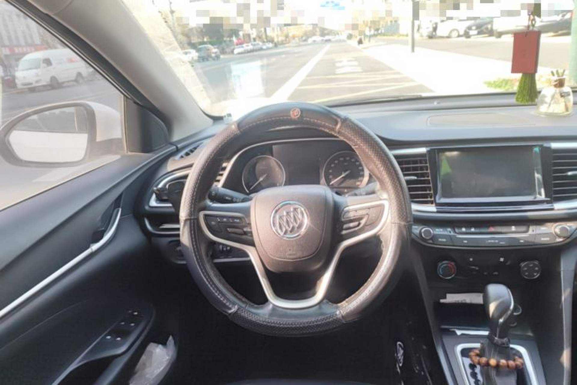 Used Buick GT 2018 18T Automatic Elite Model Steering Wheel