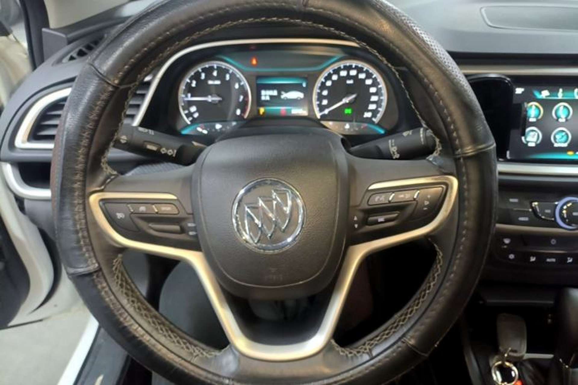 Used Buick GT 2018 18T Automatic Flagship Model Steering Wheel