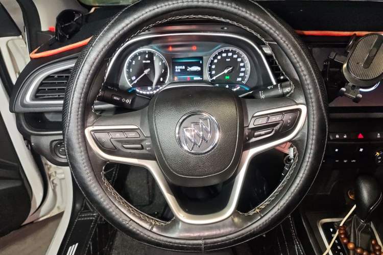 Used Buick GT 2018 18T Automatic Elite Model Steering Wheel
