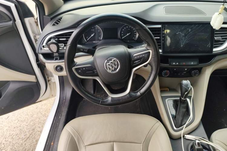 Used Buick GT 2018 15T Dual-Clutch Elite Model China V Standard Steering Wheel