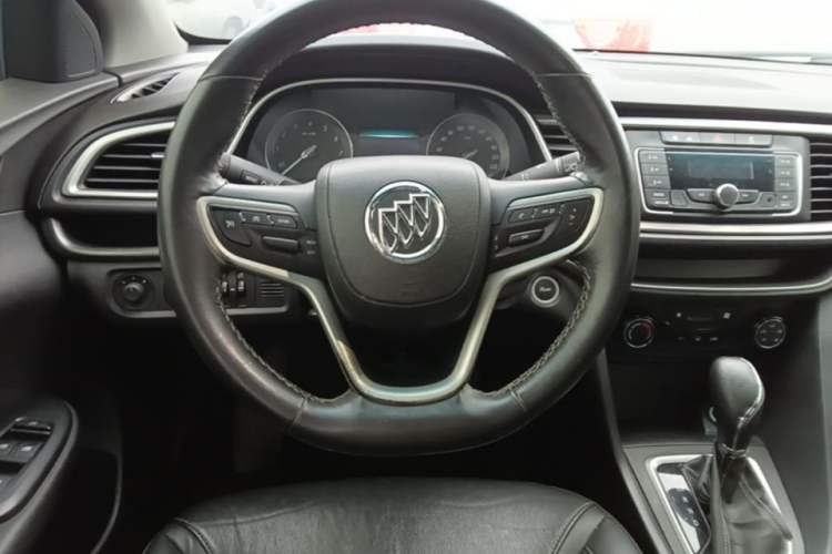 Used Buick GT 2018 18T Automatic Elite Model Steering Wheel
