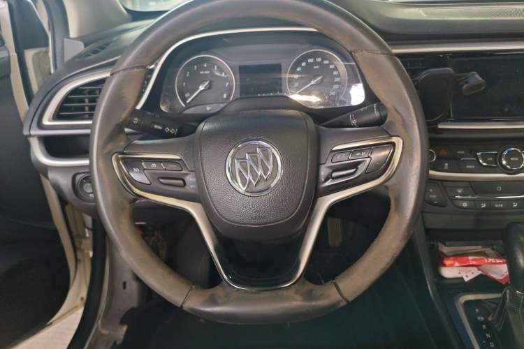 Used Buick GT 2018 18T Automatic Elite Model Steering Wheel