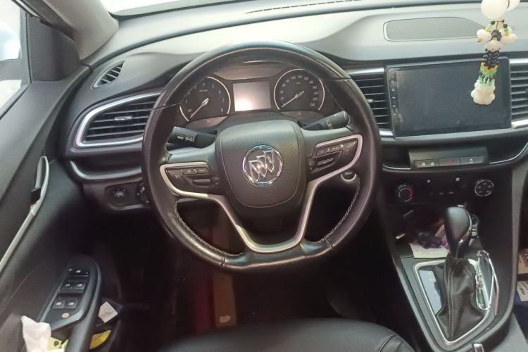 Used Buick GT 2018 18T Automatic Elite Model Steering Wheel