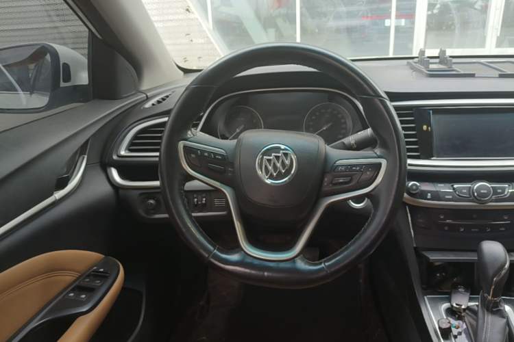 Used Buick GT 2018 18T Automatic Elite Model Steering Wheel
