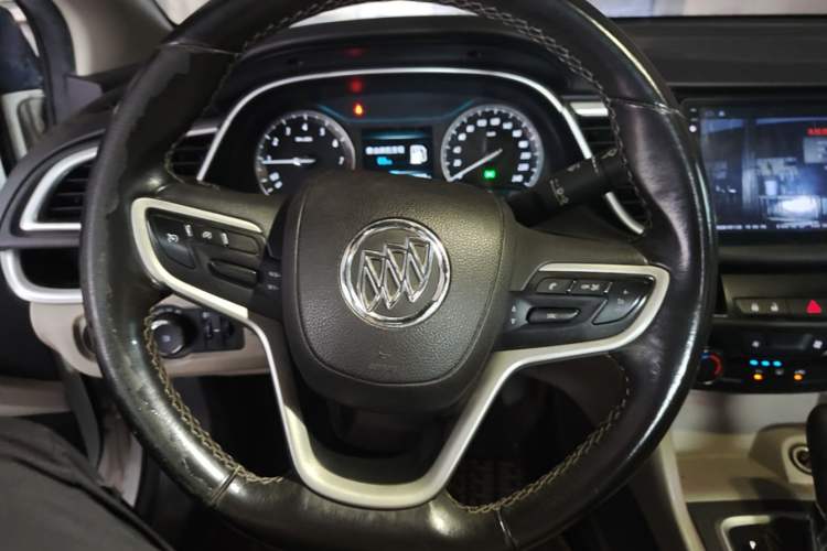 Used Buick GT 2018 15T Dual-Clutch Elite Model China V Standard Steering Wheel