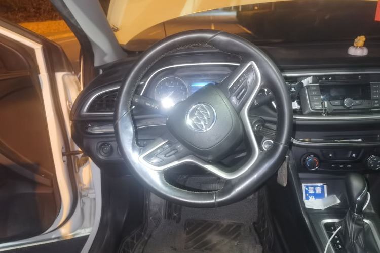 Used Buick GT 2018 18T Automatic Elite Model Steering Wheel