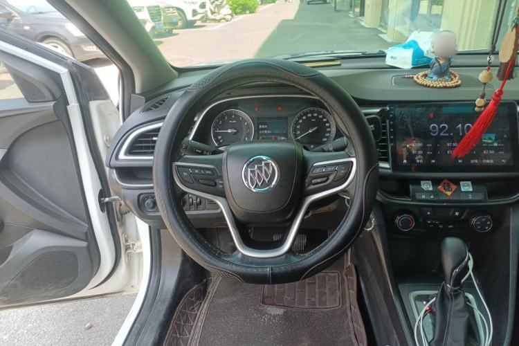 Used Buick GT 2018 18T Automatic Elite Model Steering Wheel