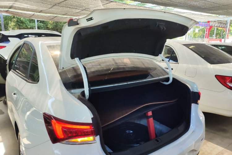 Used Buick GT 2018 15T Manual Elite Version China V Standard Trunk