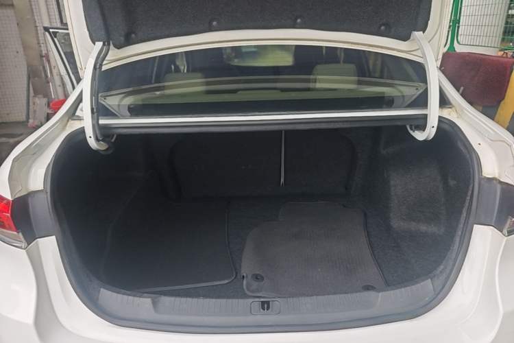 Used Buick GT 2018 15T Manual Elite Version China V Standard Trunk