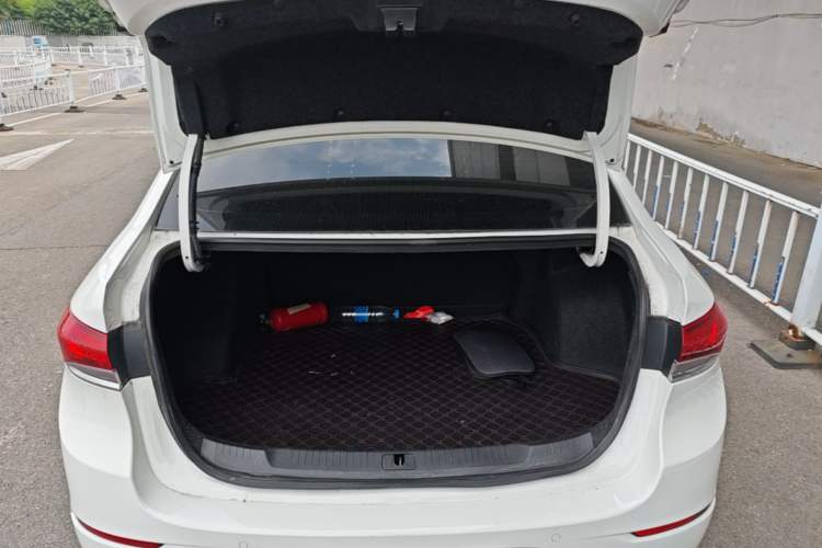 Used Buick GT 2018 15T Manual Entry-Level Version China V Standard Trunk