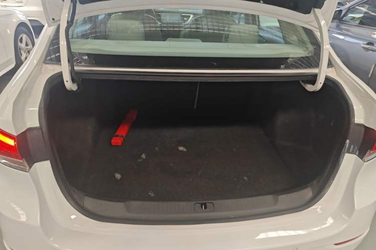 Used Buick GT 2018 15T Manual Elite Version China V Standard Trunk