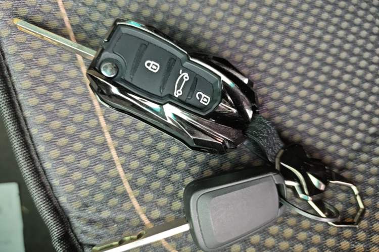 Used Buick GT 2018 15T Manual Entry-Level Version China V Standard Vehicle Key