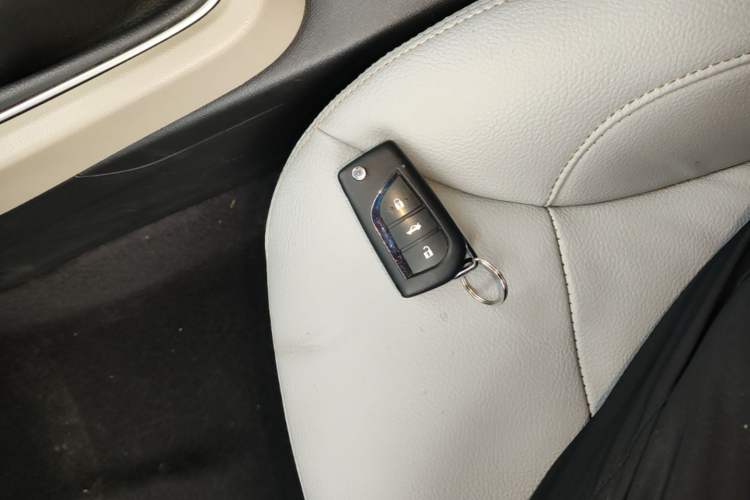 Used Buick GT 2018 15T Manual Entry-Level Version China V Standard Vehicle Key