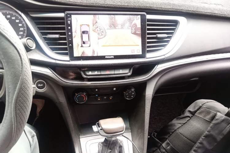Used Buick GT 2018 18T Automatic Elite Model Audio And AC Panel