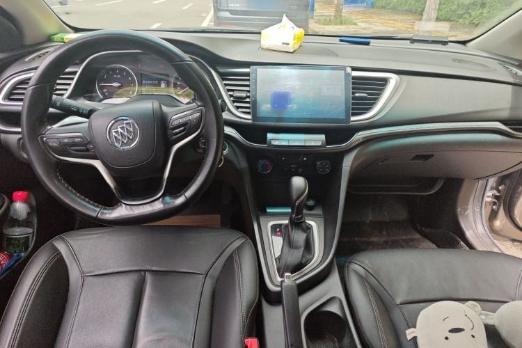 Used Buick GT 2018 18T Automatic Elite Model Center Console