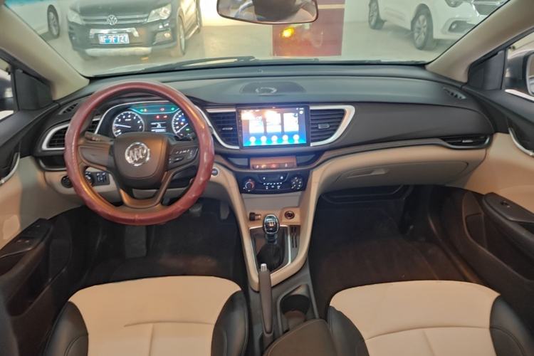 Used Buick GT 2018 15T Manual Entry-Level Version China V Standard Center Console