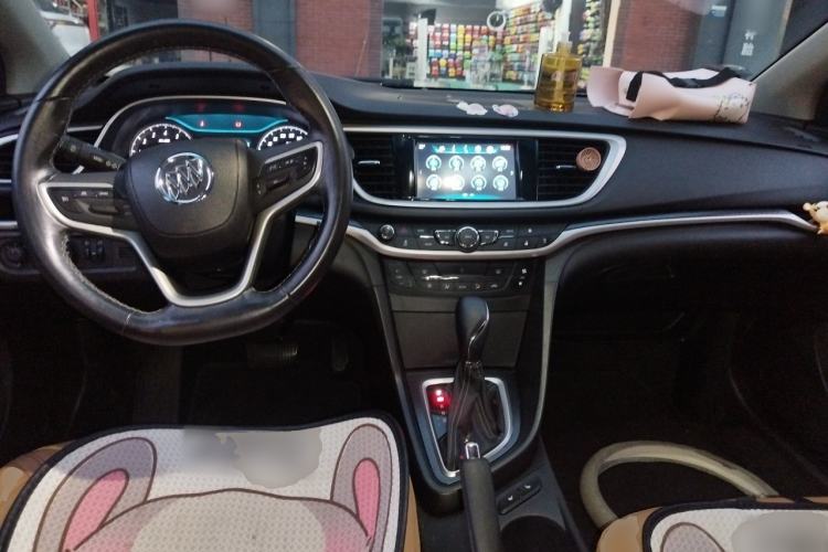 Used Buick GT 2018 18T Automatic Flagship Model Center Console